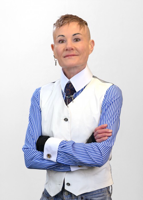 Dundas Staff Profiles HighRes Susan 2