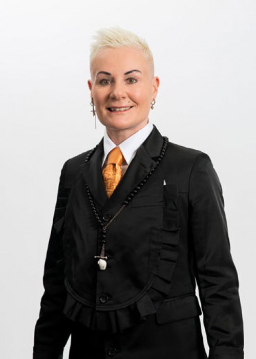 Dundas Staff Profiles Susan2